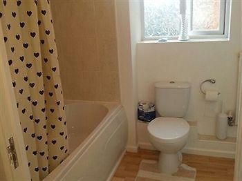 Bay Rooms Дъдли Екстериор снимка
