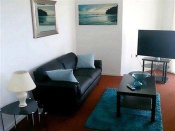 Bay Rooms Дъдли Екстериор снимка